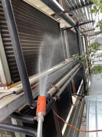 李浩名 - 清洗室外機