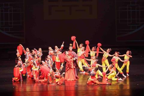 楊巧茵 - 舞蹈表演/舞蹈編創