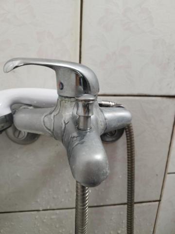 周昆興 - 水龍頭漏水修繕（前）