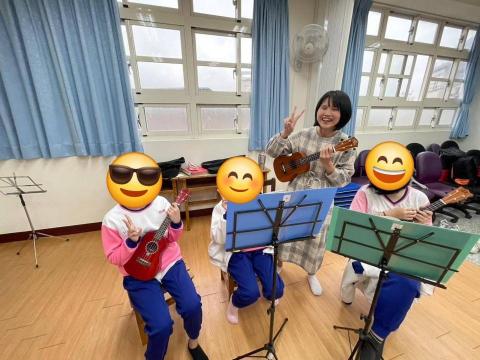 高翊琇(烏克麗麗) - 學校指導烏克麗麗