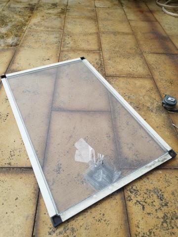 周昆興 - 紗窗破洞修繕（前）