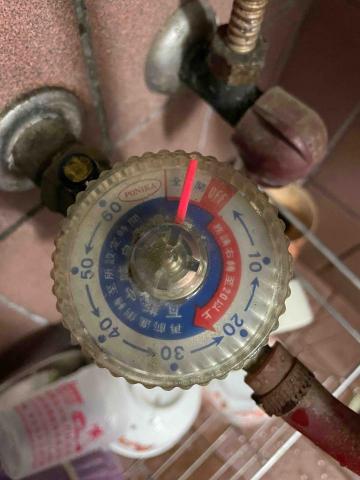 yi lin chu - 爐具開關更換