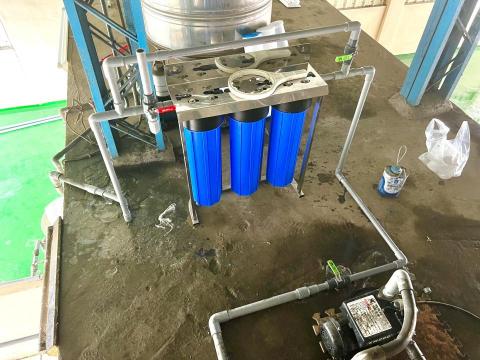 顏伯穎 - 全戶式淨水器安裝