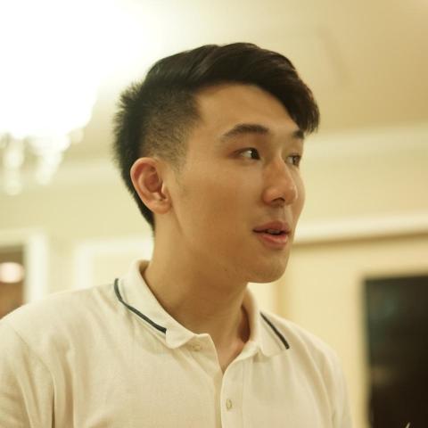 提供學習語言服務的專家Ariya Chandra 陳志安