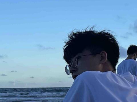 提供高中化學服務的專家黃冠瑋