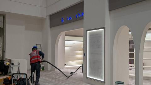 滿馨事業有限公司 - 百貨專櫃裝潢後細清