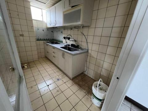 好乾淨工程行 - 老舊公寓廚房清理前