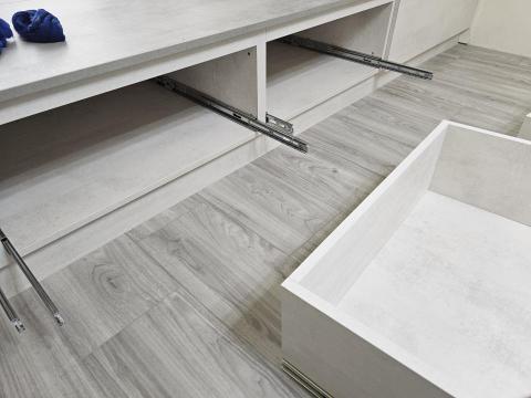 劉映佐 - 櫃體拆卸清潔