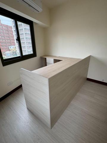 德康美系統櫃烏日店 - 畸零三角形空間透過客製化書桌改善空間 德康美系統櫃烏日店 - 畸零三角形空間透過客製化書桌改善空間