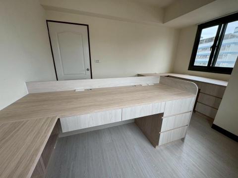 德康美系統櫃烏日店 - 書桌與書桌背板 德康美系統櫃烏日店 - 書桌與書桌背板