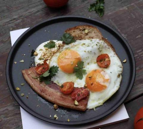 王姿安 - 餐點拍照