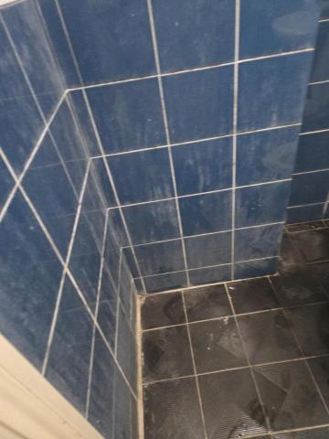 居家清潔 - 空屋牆角清潔前