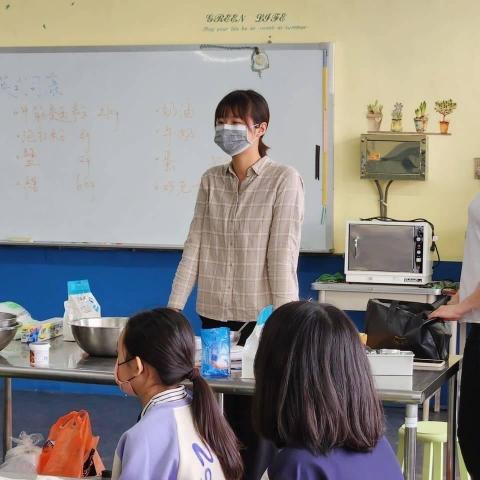 陳彥穎 - 雙語國小的烘焙營隊