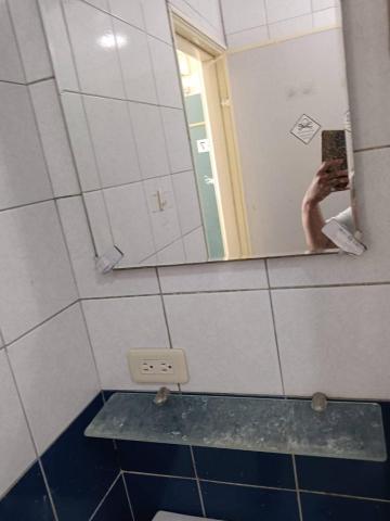 居家清潔 - 空屋浴室鏡子清潔前