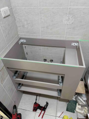 謙裕水電 - 浴櫃安裝