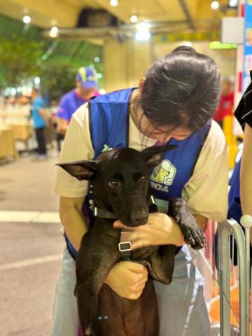 陳書安 - 再送養會擔任志工