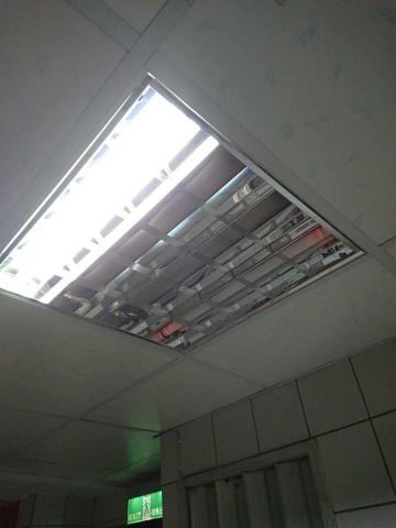 鄭皓尹 - 燈管更換