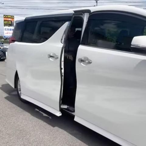 提供台語服務的專家Alex Li