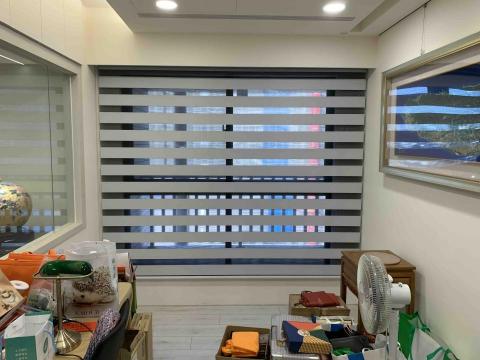 好幸福窗簾 - 調光捲簾（開）