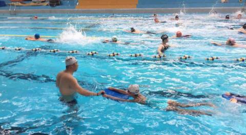 Hank教練😎Swing.小泳士 - 認真訓練的少泳隊/速度訓練