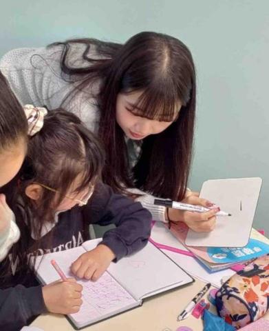 謝沂蓁 - 幼童書寫國字教學