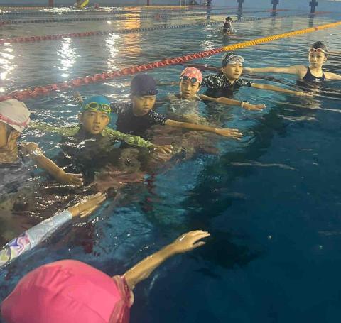 Hank教練😎Swing.小泳士 - 兒童團班訓練課程