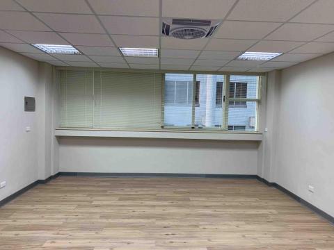 好幸福窗簾 - 塑膠地板