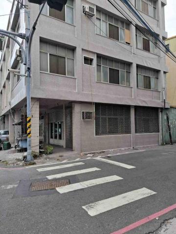 岡弘金屬工程行 - 裝潢版鐵衣