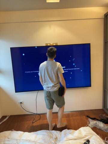 萊馥搬家-客服發發 - 86吋超大電視？別怕，它不會壓垮你，只會帥爆牆面！
我們不只幫你搬，連壁掛安裝都一手包辦，
你只要準備好追劇，我們負責讓它掛好掛滿！

#萊馥搬家 #大電視也能壁掛到位
#86吋也難不倒我們 #搬家不只搬還幫你裝
#全能師傅一條龍服務