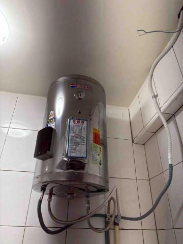 寬哥水電 - 嘉仁街儲熱式電熱水器安裝。