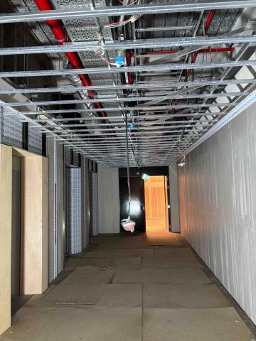 銘鴻工程行 - 商業樓層梯廳施作前。