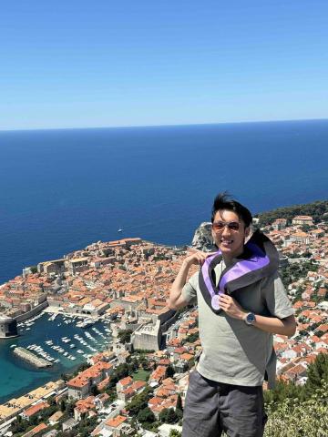 提供遛狗服務的專家李丞祐