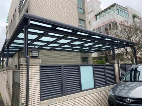 李鎌竹 群益鋁門窗 - 