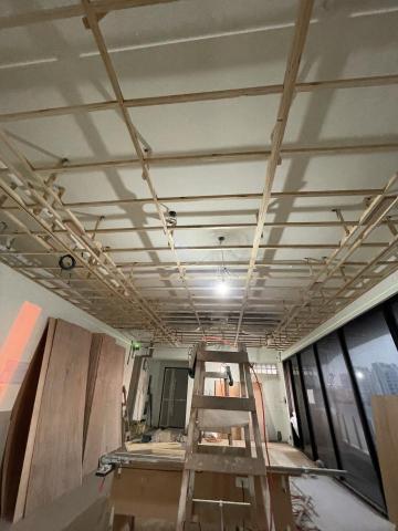 葉奇峯 - 簡易天花板下角材