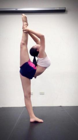 艾莉Ellie - 日常柔軟度訓練