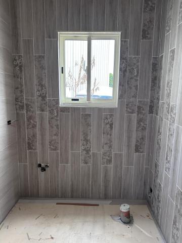 何中敏 - 木紋磚拼貼 何中敏 - 木紋磚拼貼