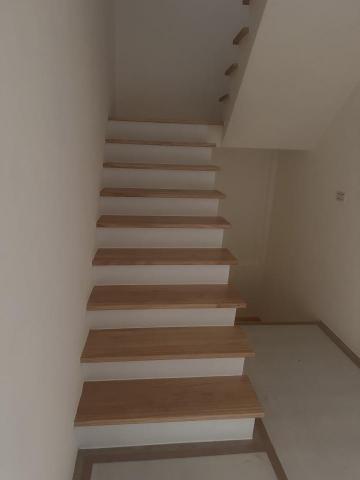 何中敏 - 階梯原木地板 何中敏 - 階梯原木地板