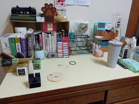 Neko居家整理 - 以紙箱作為簡易書櫃及書架（？）