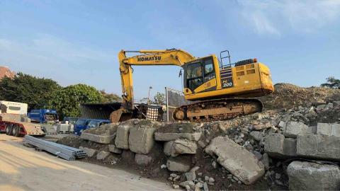 倫心實業有限公司 - 場區篩選土石