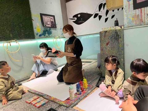 楊子賢 - 畫室上課樣子