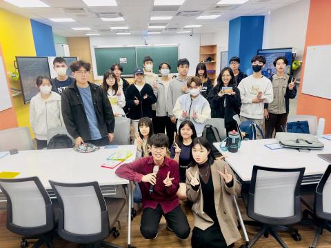 李冠郁 - 海外交換課堂分享講師