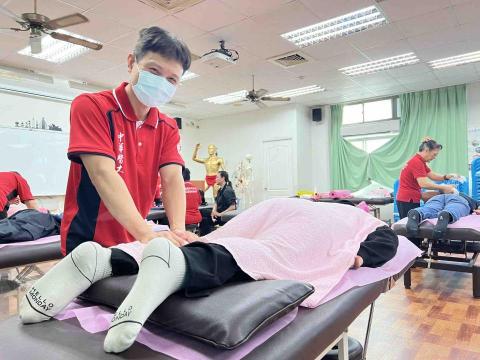 悠然之手推拿工作室 - 