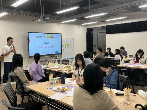 李冠郁 - 大專生陪伴者計劃講師