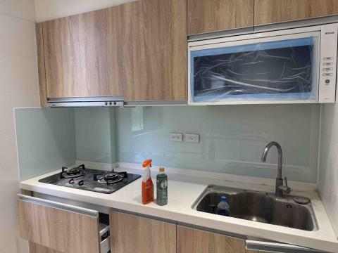 莊子緯 - 5mm強化烤白玻璃