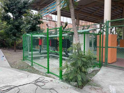 承蓁工程行.圍籬工程 - 客製化-電箱pvc菱型網圍籬