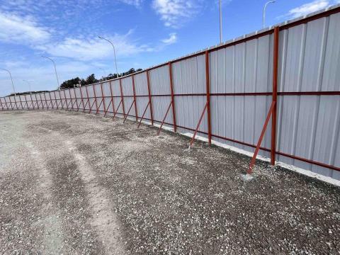 承蓁工程行.圍籬工程 - 客製化-甲種浪板圍籬。