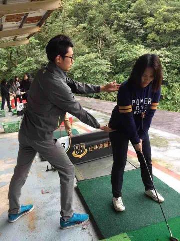 專業高爾夫教練Henry - 教學照