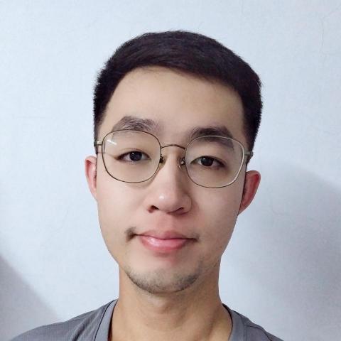 提供小一安親班服務的專家邱俊瑋