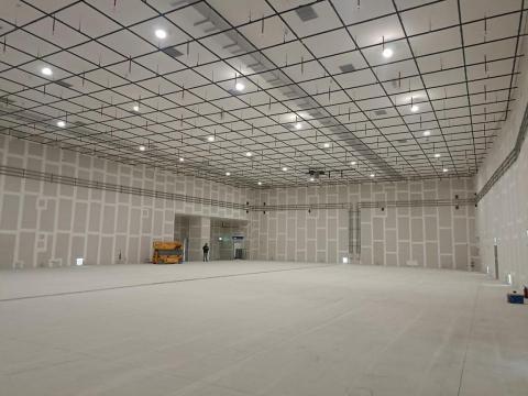 志榮 - 北流音樂廳挑高的燈具安裝工程