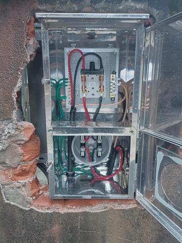 志榮 - 臨時電力表前開關施作完畢